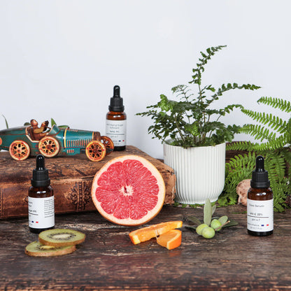 3 % de bakuchiol + astaxanthine dans du squalane. Huile naturelle, végétalienne et anti-âge.