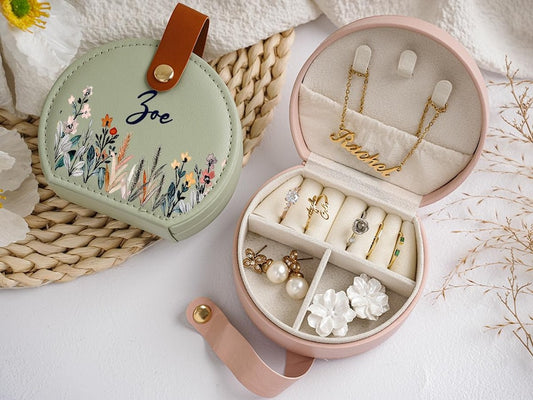 Coffret à bijoux personnalisé, coffret à bijoux avec fleur de naissance, cadeaux de mariage pour demoiselle d'honneur, coffret à bijoux de voyage avec nom, coffret à bijoux, cadeau d'anniversaire pour femme
